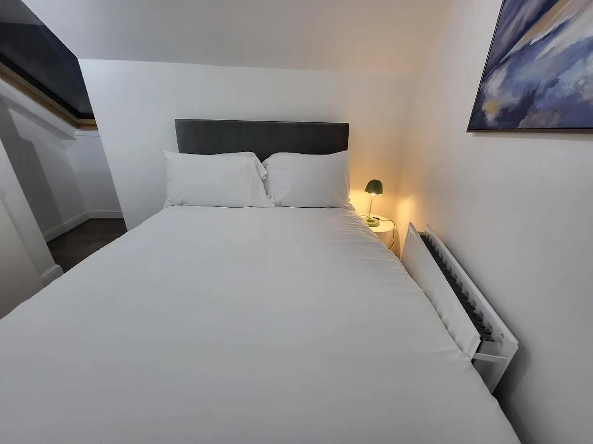 Garland Grangewood Central House, London Apartment