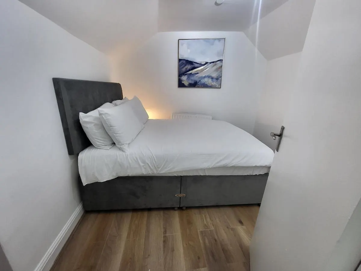 Garland Grangewood Central House, London Apartment