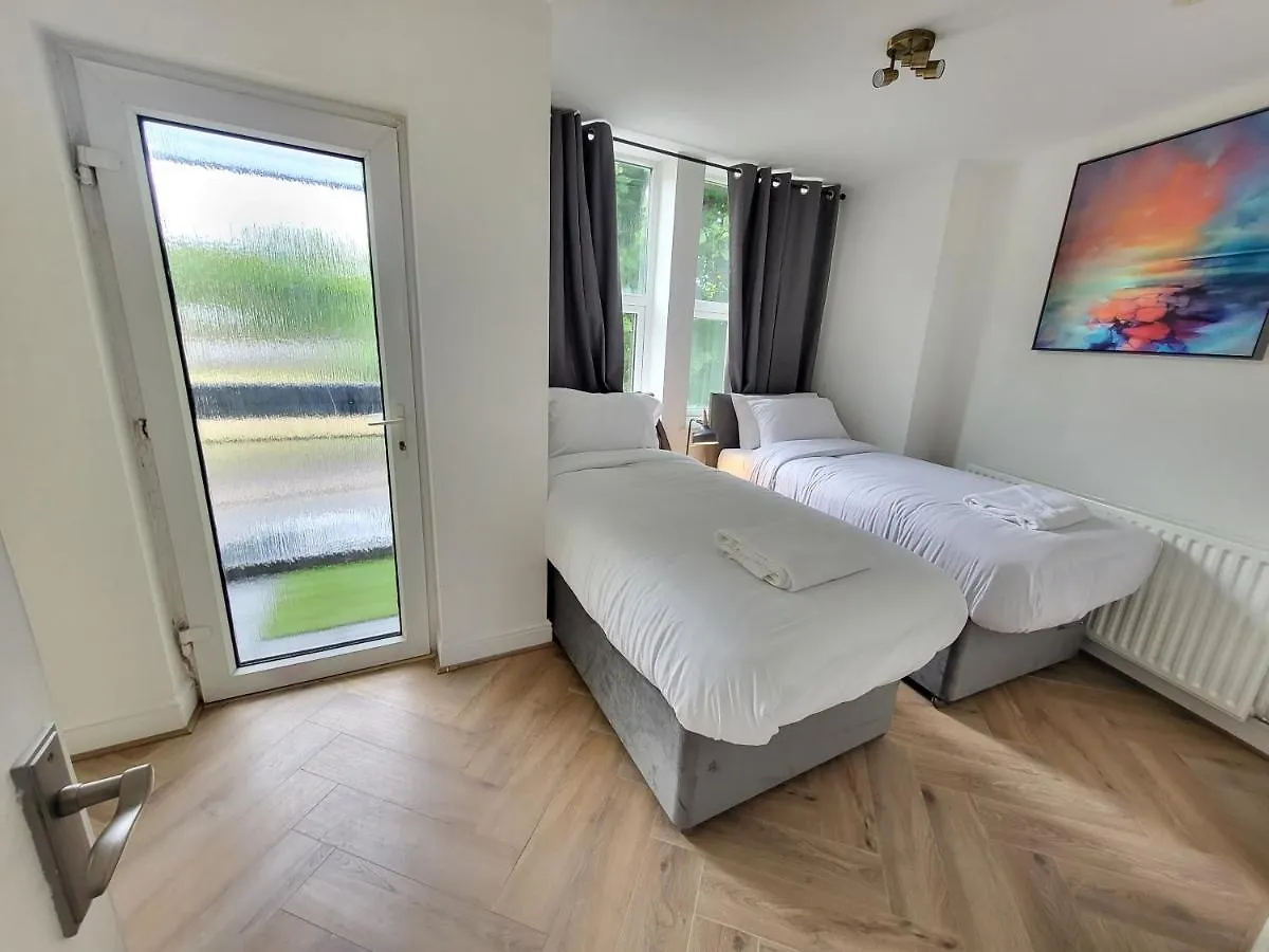 Garland Grangewood Central House, London Apartment