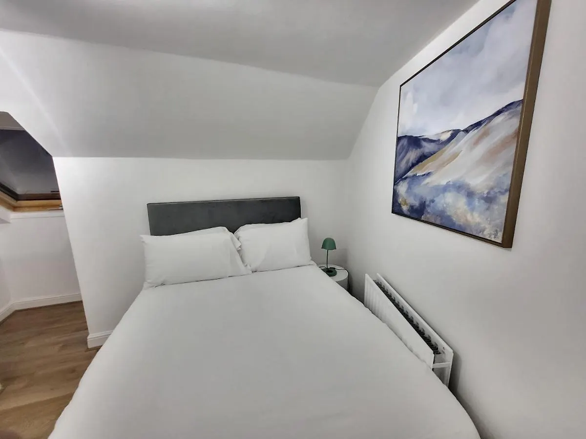 Garland Grangewood Central House, London Apartment