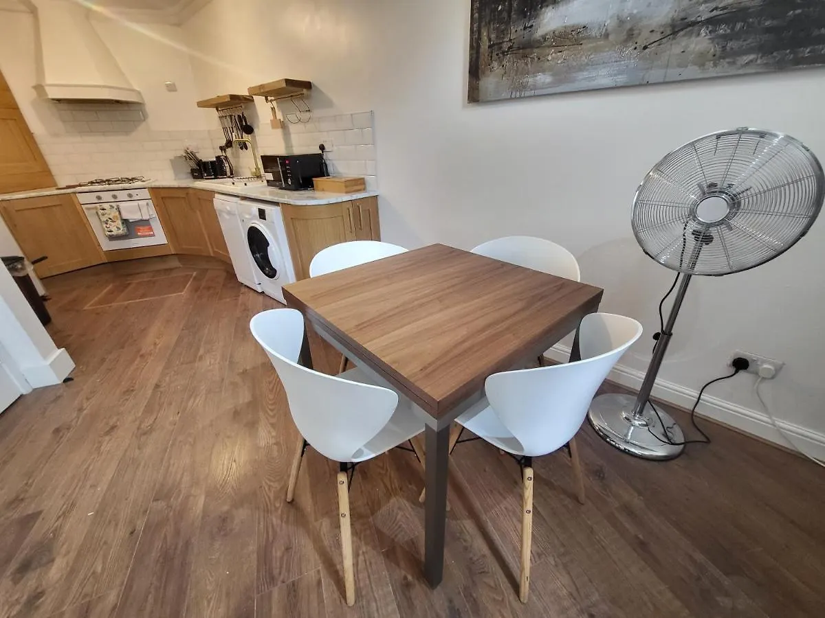 Garland Grangewood Central House, London Apartment